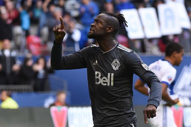 阿不都27+11赵睿首秀替补砍21分 新疆险胜江苏